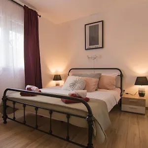 Appartamento Flowers, Krk Town